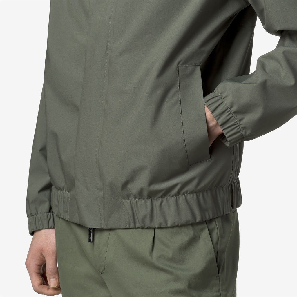 Jackets_Man_AURENE STRETCH 2L_Short_Green Lichen - Commercial 7