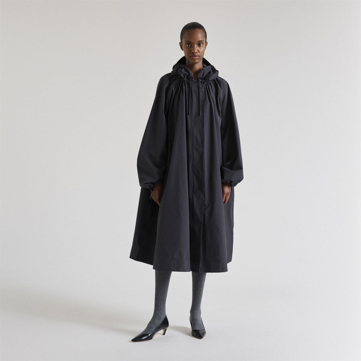 Jackets_Woman_LE VRAI 2.1 AMIABLE GILLIAN SOEUR_Long_Black Greyish - Commercial 4