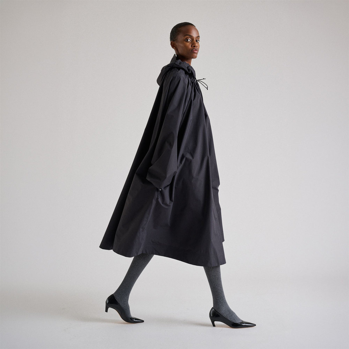 Jackets_Woman_LE VRAI 2.1 AMIABLE GILLIAN SOEUR_Long_Black Greyish - Commercial 5