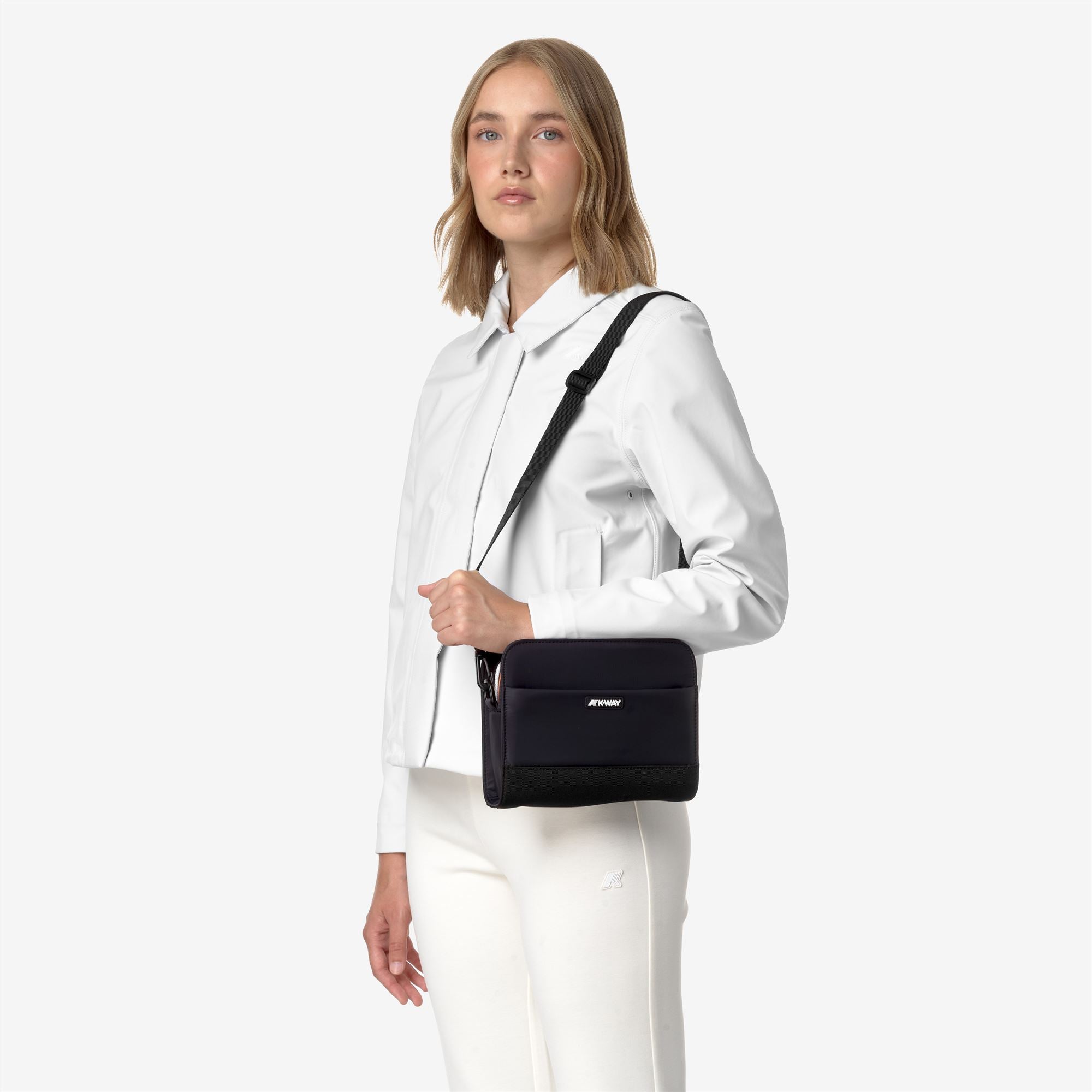 Bags_WOMAN_MARYBELL_Pouch Bag_Blue Depth - Commercial 6