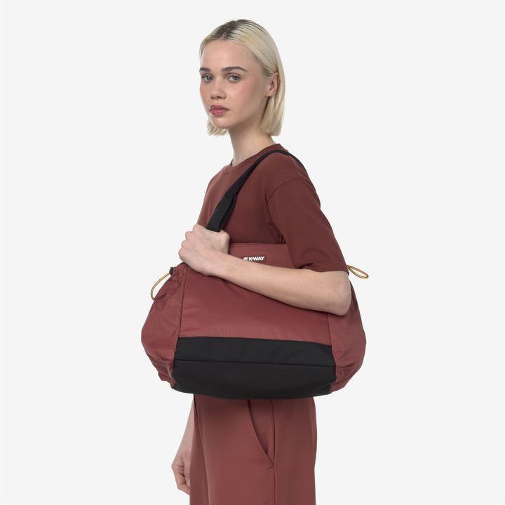 Bolso Tote Urbano Rojo Marrón para Mujer con Características Impermeables 4