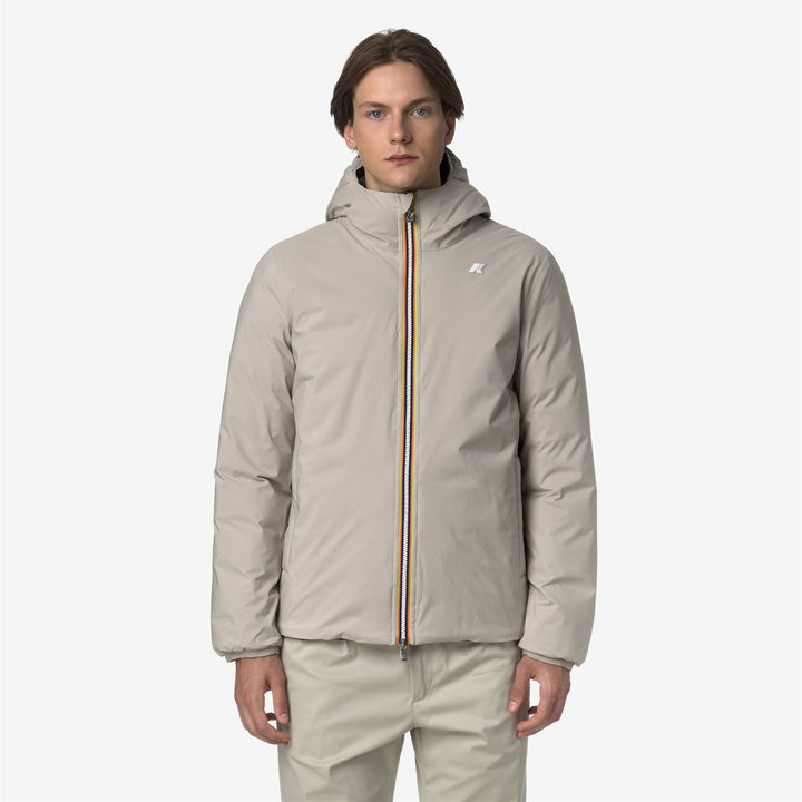 Chaqueta de invierno reversible beige para hombre con aislamiento de plumón 4