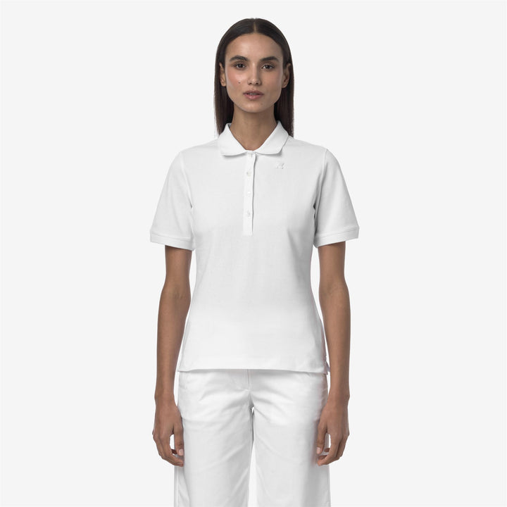 Camisa polo de piqué elástica gris y blanca para mujer casual 1