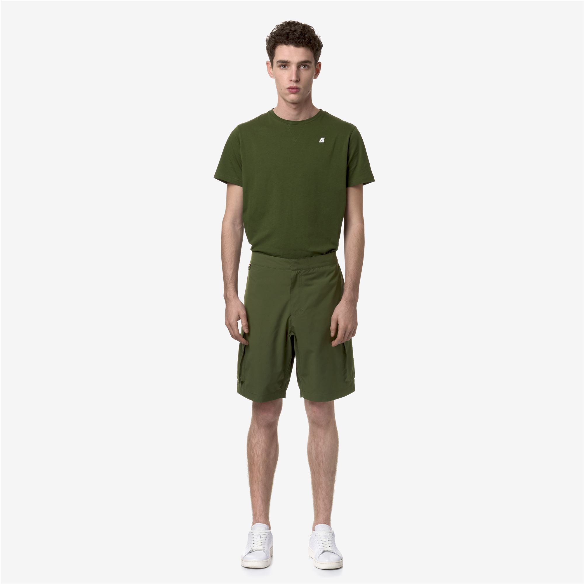 Shorts_Man_BASTYEL_Cargo_Green Cypress - Commercial 4