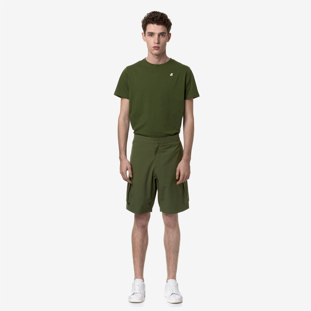 Shorts_Man_BASTYEL_Cargo_Green Cypress - Commercial 4