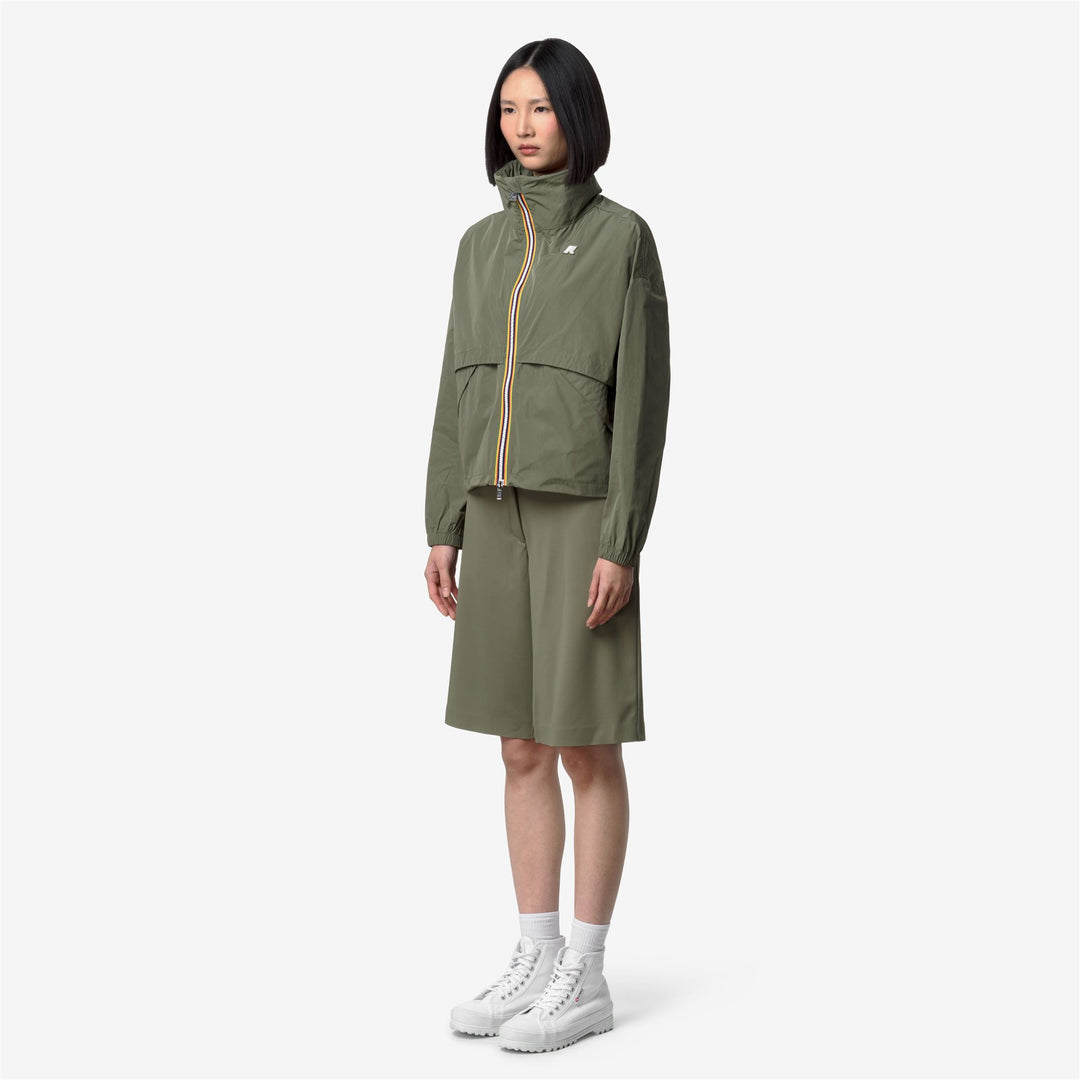 Chaqueta corta de verano verde musgo para mujer con detalles oversized main