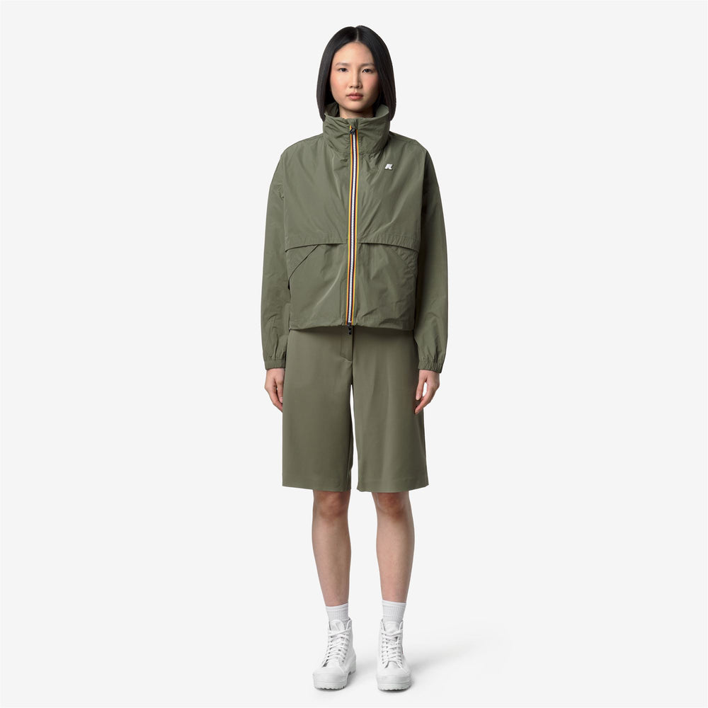 Giacca Corto Estiva Donna Verde Lichene con Dettagli Oversized 02
