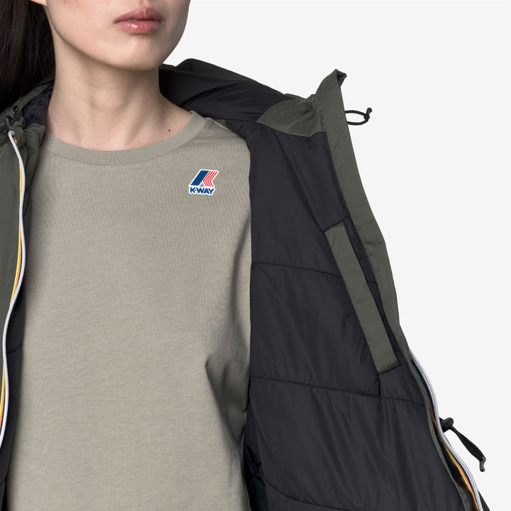 Chaqueta impermeable verde de 3/4 para mujer 3