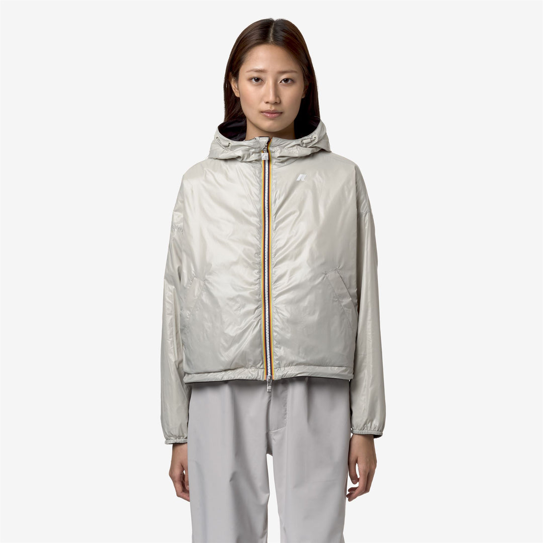 Chaqueta corta impermeable reversible para mujer en beige y negro main