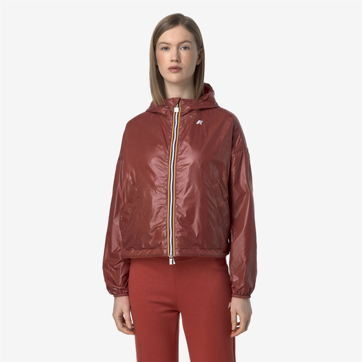 Chaqueta corta reversible marrón roja para mujer con ajuste ajustable 4