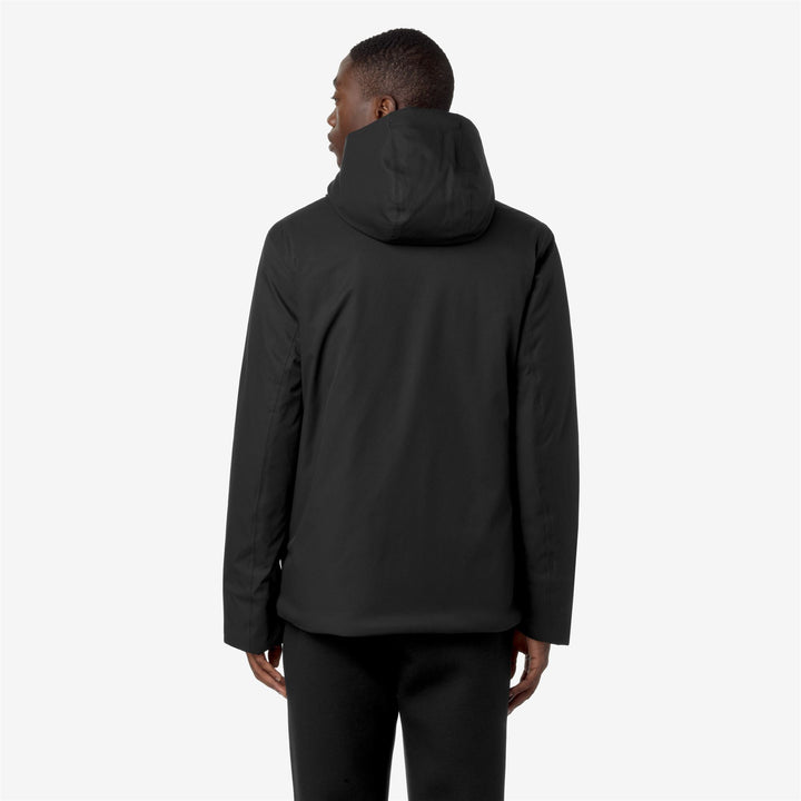 Chaqueta corta negra y gris para hombre resistente al agua con aislamiento PrimaLoft 5