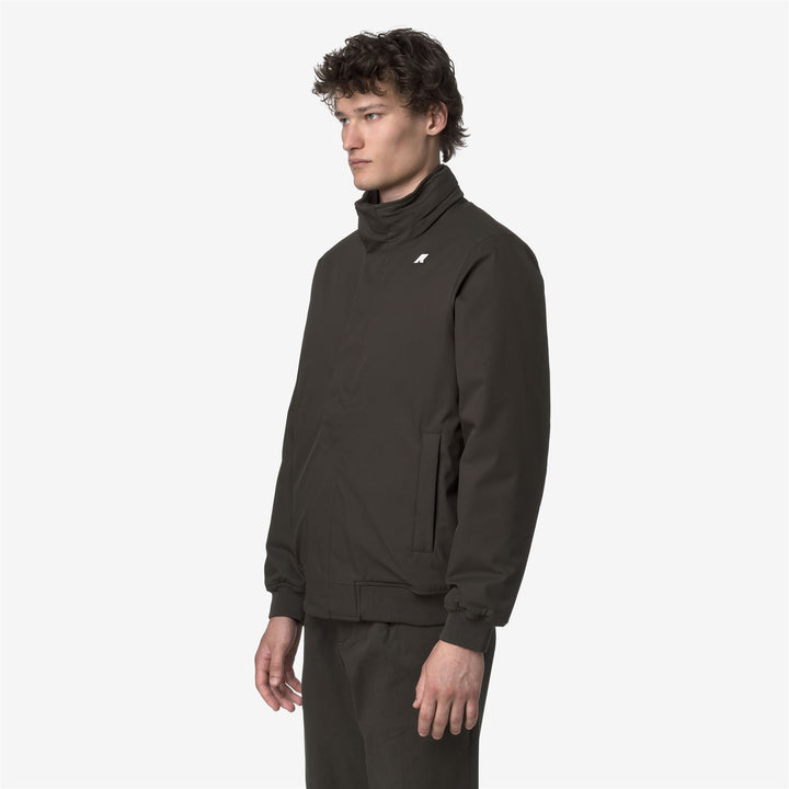 Chaqueta corta impermeable para hombre color oliva negro con aislamiento PrimaLoft 4