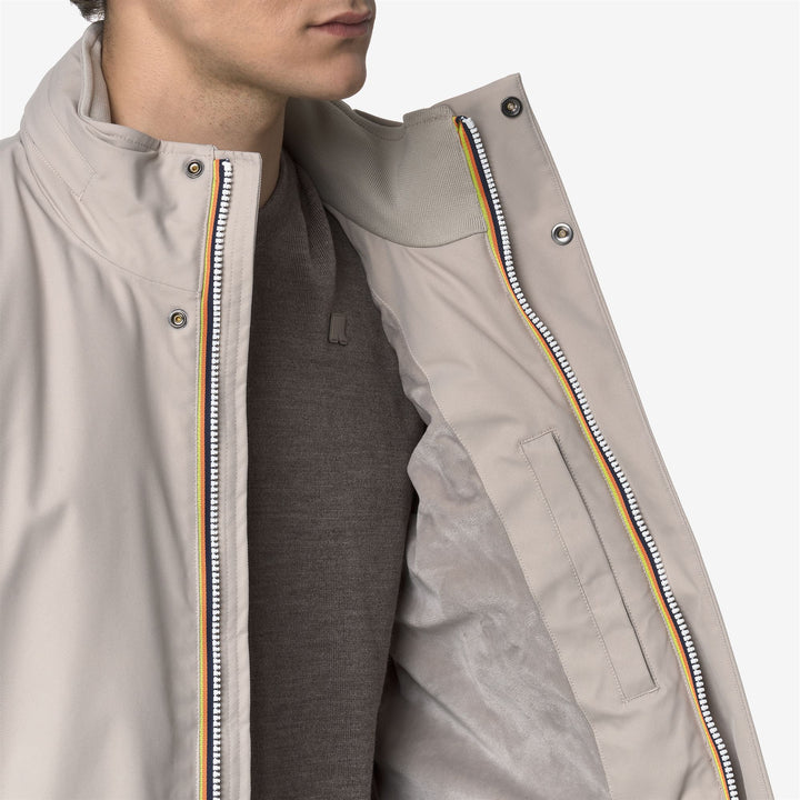 Chaqueta corta impermeable beige para hombre con aislamiento PrimaLoft 2