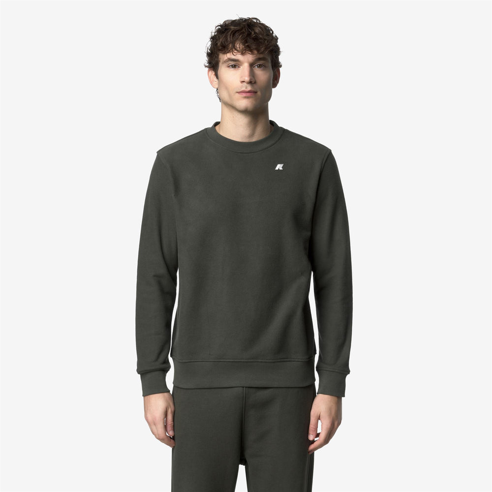 Green men's fleece athleisure jumper with cozy interior 02