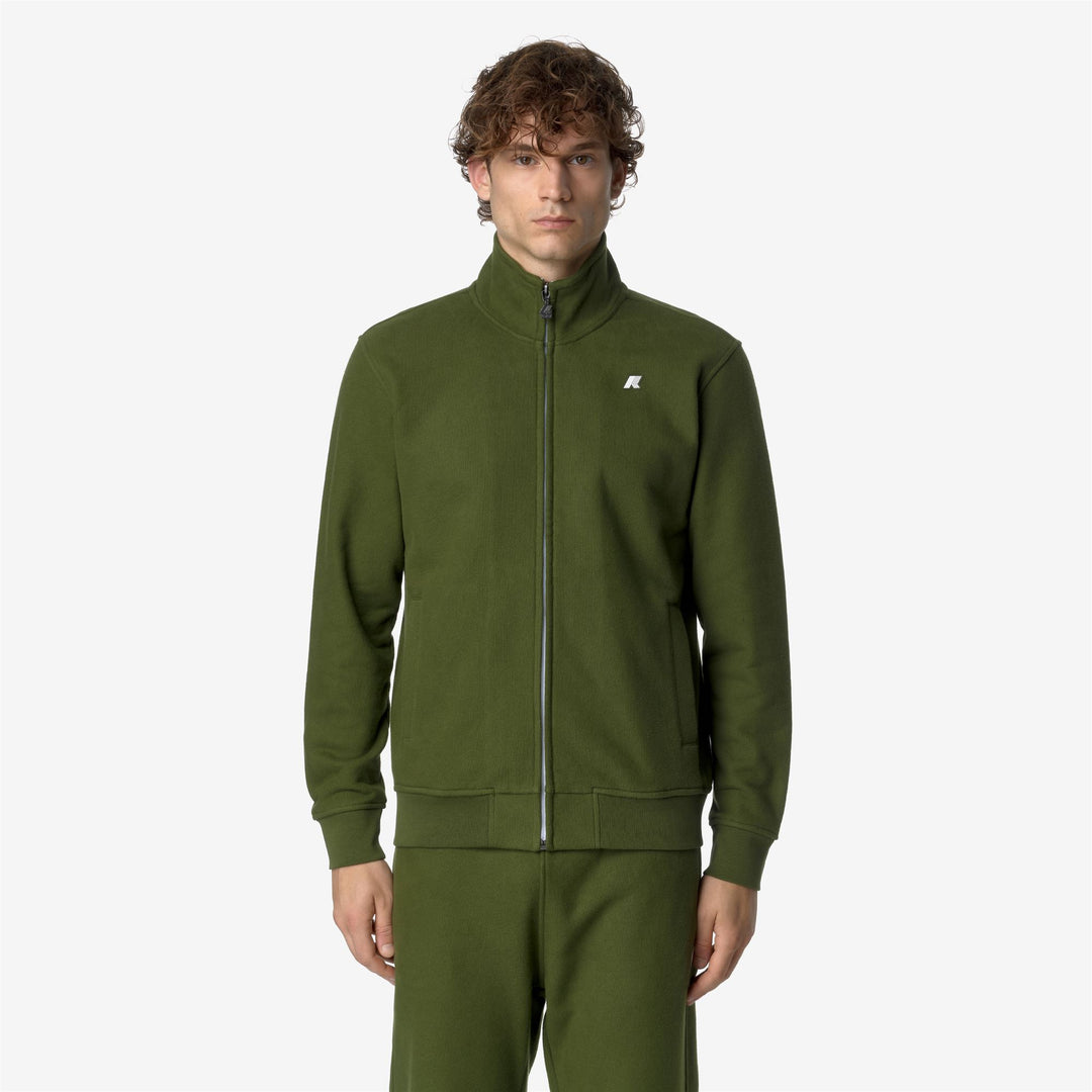 Chaqueta de forro polar verde ciprés para hombre para ocio urbano 01