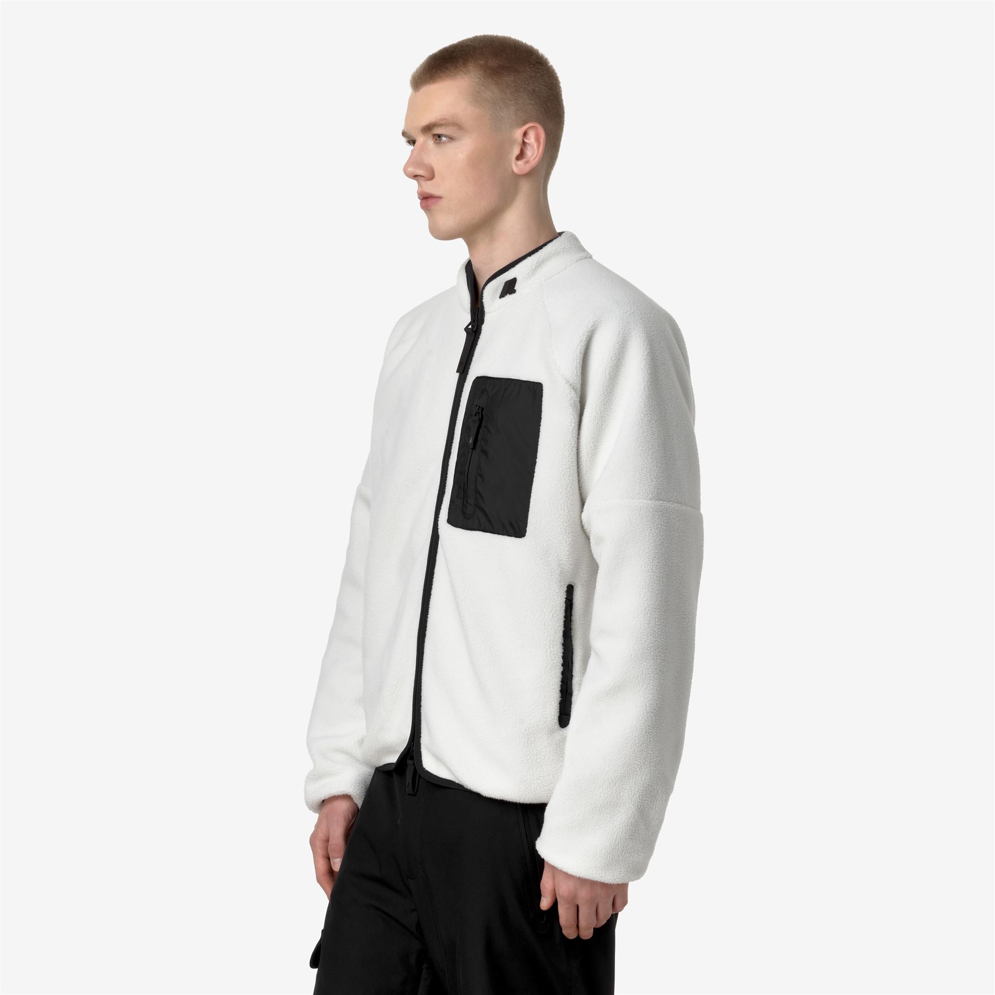 Fleece_MAN_BESSANS_Jacket_White G - Black - Commercial 5