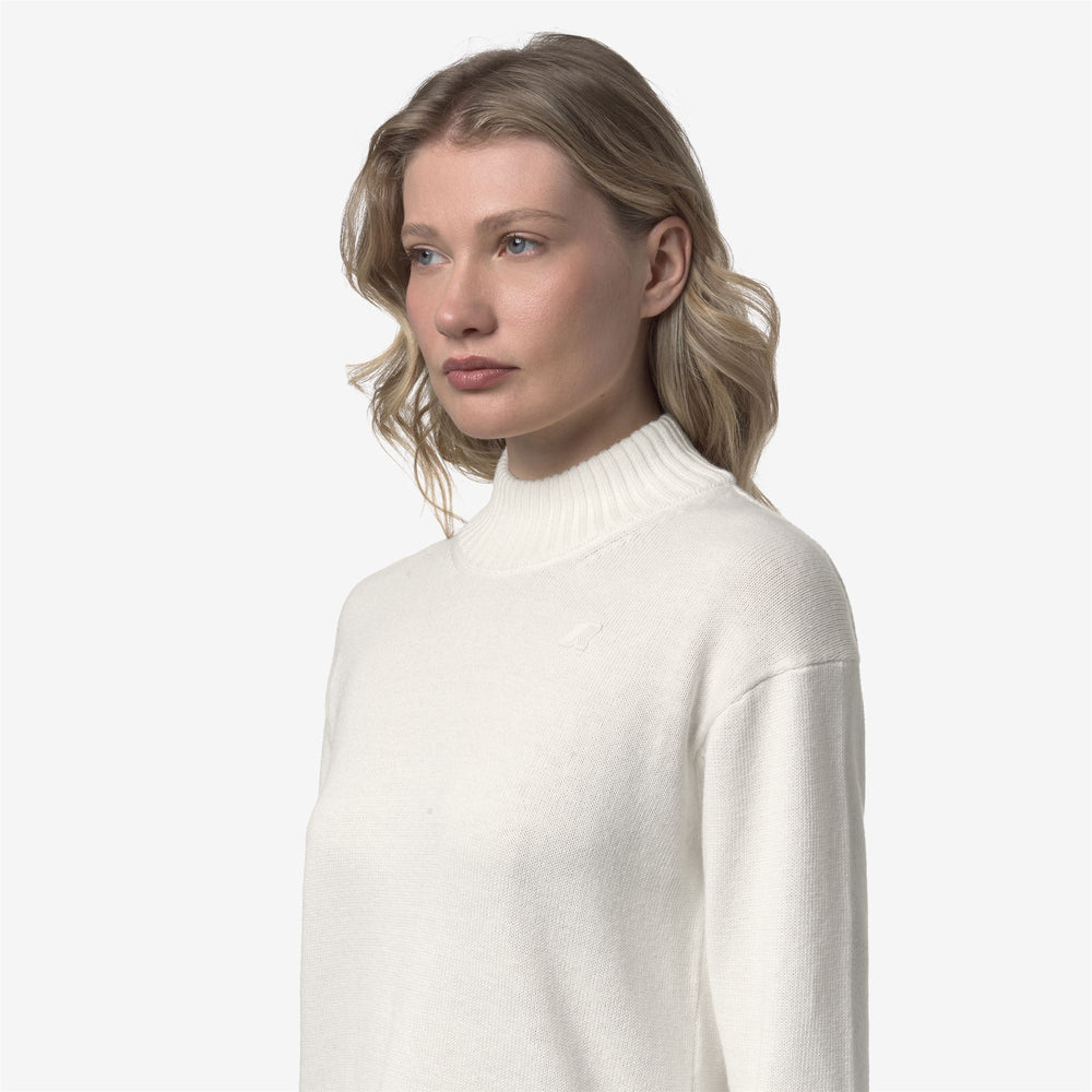 Maglione bianco da donna in cotone e cashmere con collo alto 02