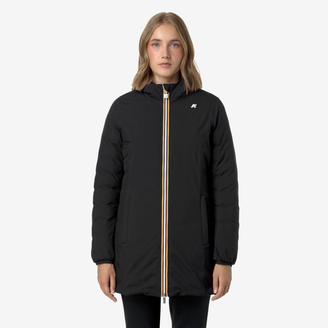 Chaqueta reversible de mujer beige y gris para clima frío con acolchado de plumas 01