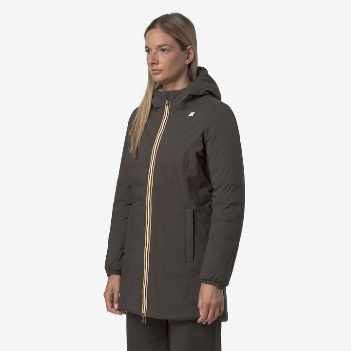 Chaqueta de plumón reversible para mujer color oliva negro para clima frío 5