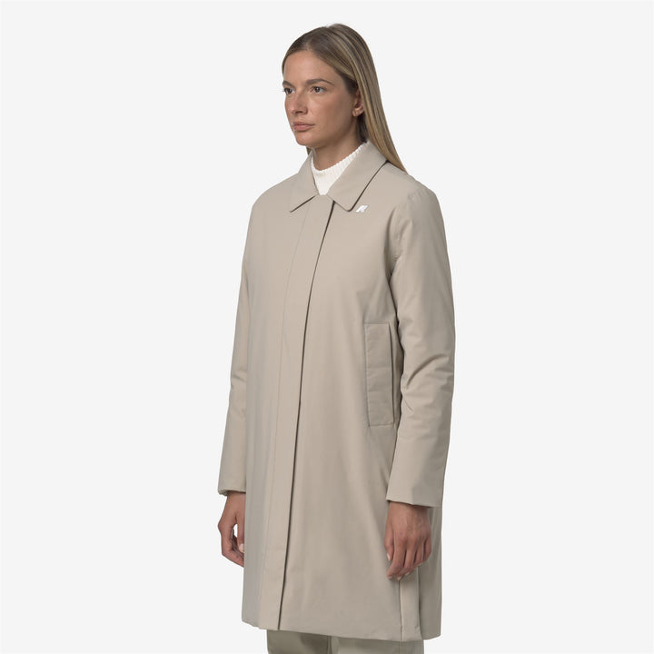 Chaqueta impermeable larga beige con capucha para mujer 4