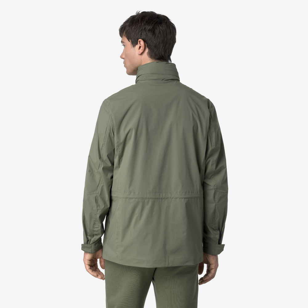 Chaqueta de nylon elástico resistente a la intemperie verde líquen para hombre 02
