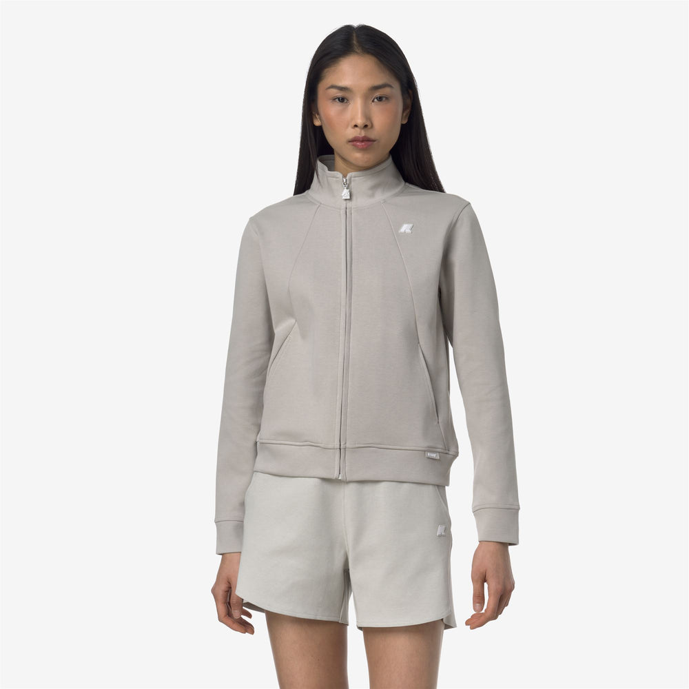 Chaqueta de forro polar athleisure beige y gris para mujer 02