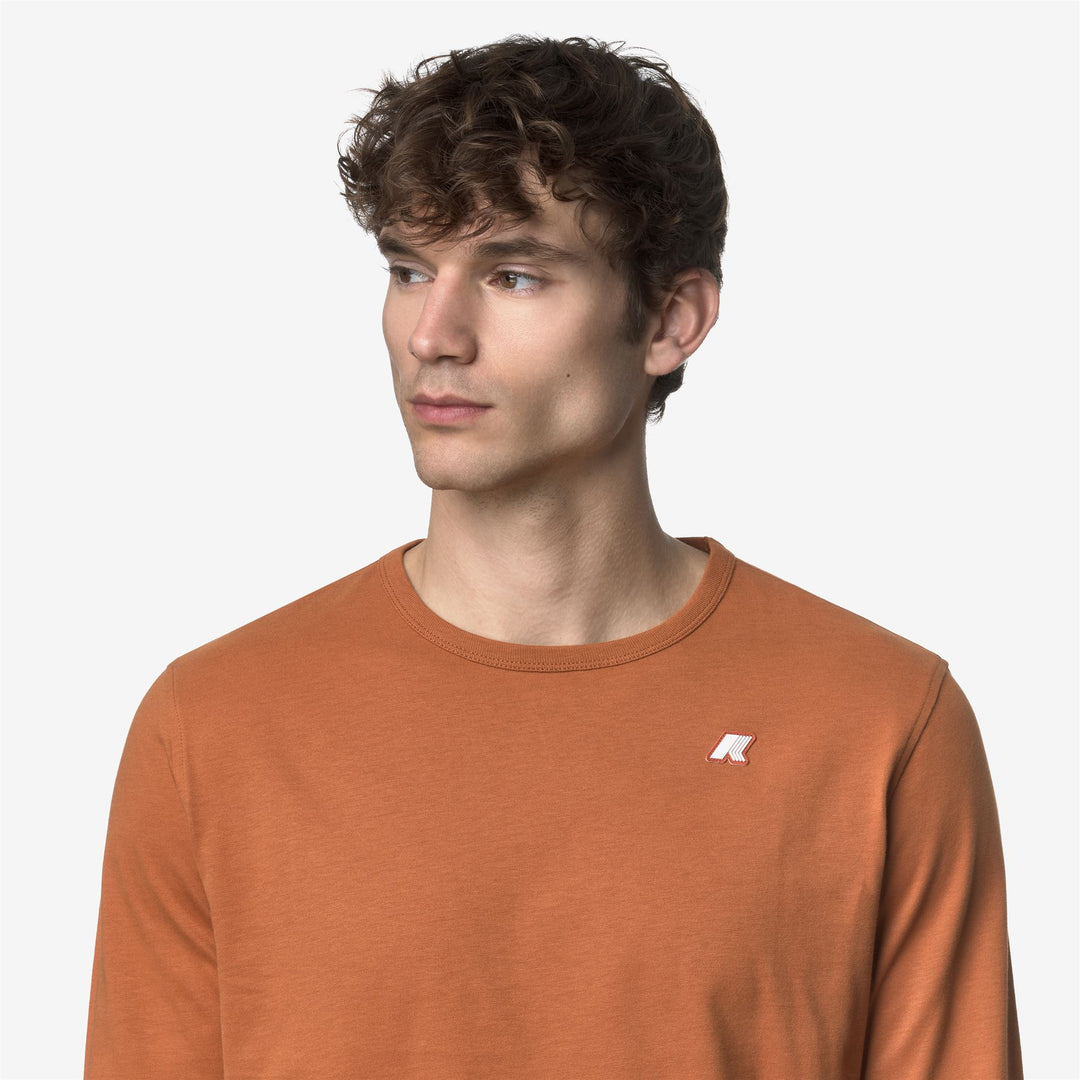 Camiseta de manga larga ajustada para hombre en jersey de algodón color naranja main