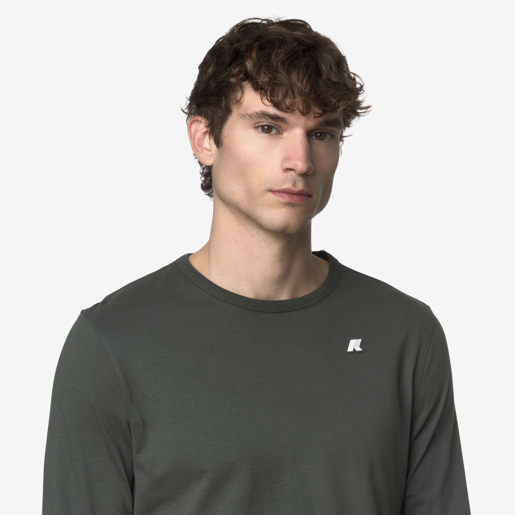 T-Shirts & Top_MAN_ELMER JS PEACH_T-Shirt_GREEN BLACKISH - Commercial 7
