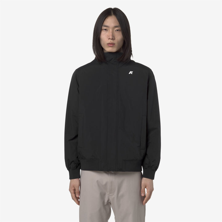 Chaqueta corta informal negra con capucha para hombre 3