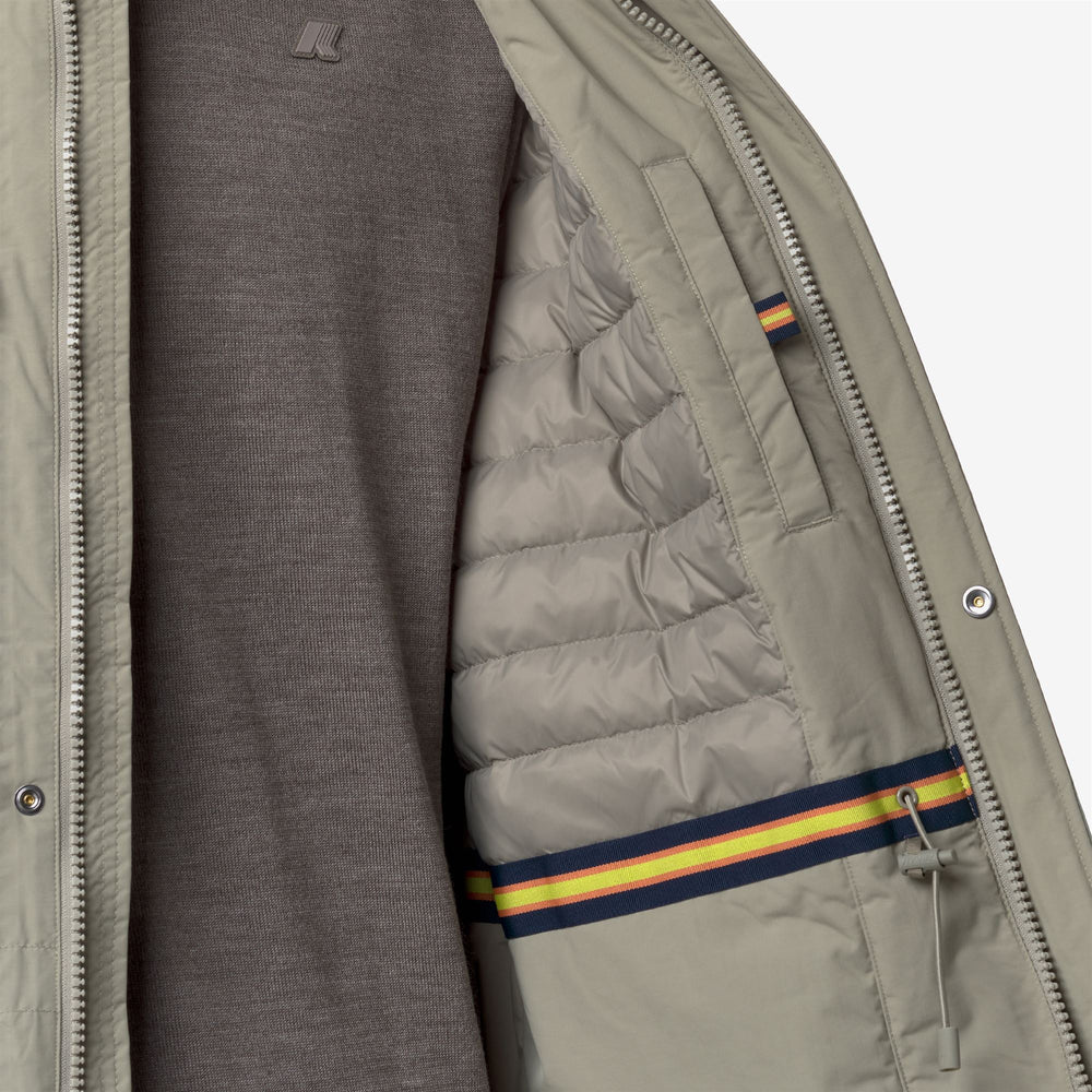 Chaqueta impermeable con capucha para hombre de Green Oak 02