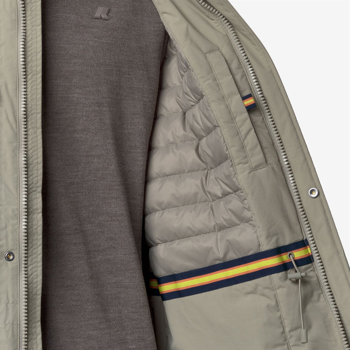 Chaqueta impermeable con capucha para hombre de Green Oak 2