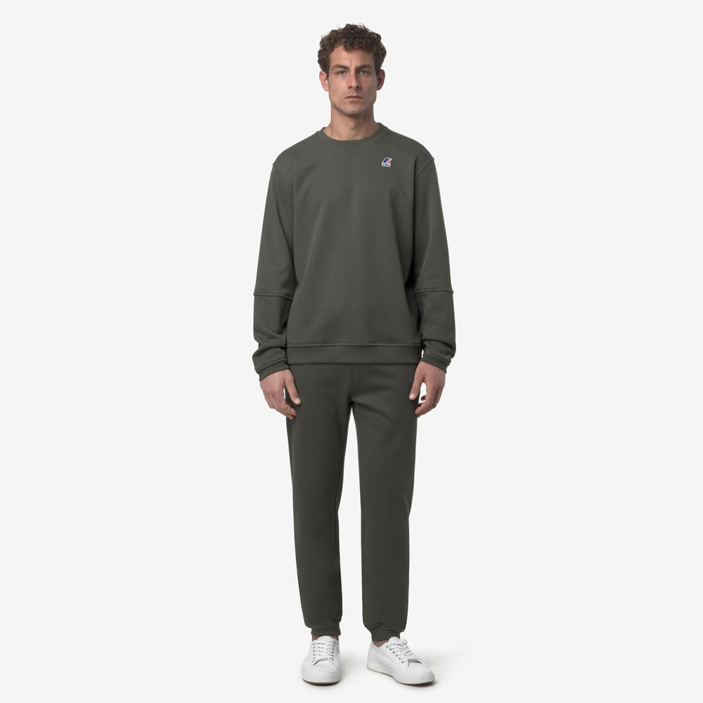 Green unisex brushed fleece sport trousers for outdoor activities 02