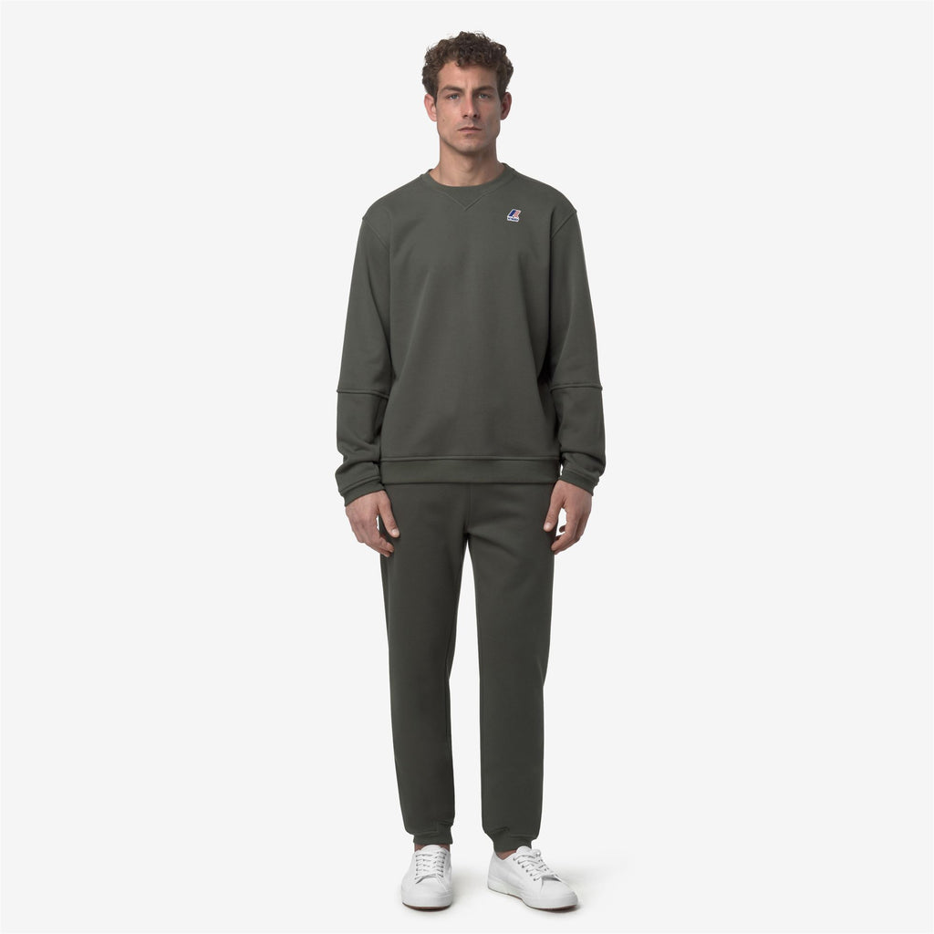Pants_UNISEX_PHILBERT BRUSHED PC_Sport Trousers_GREEN BLACKISH - Commercial 3