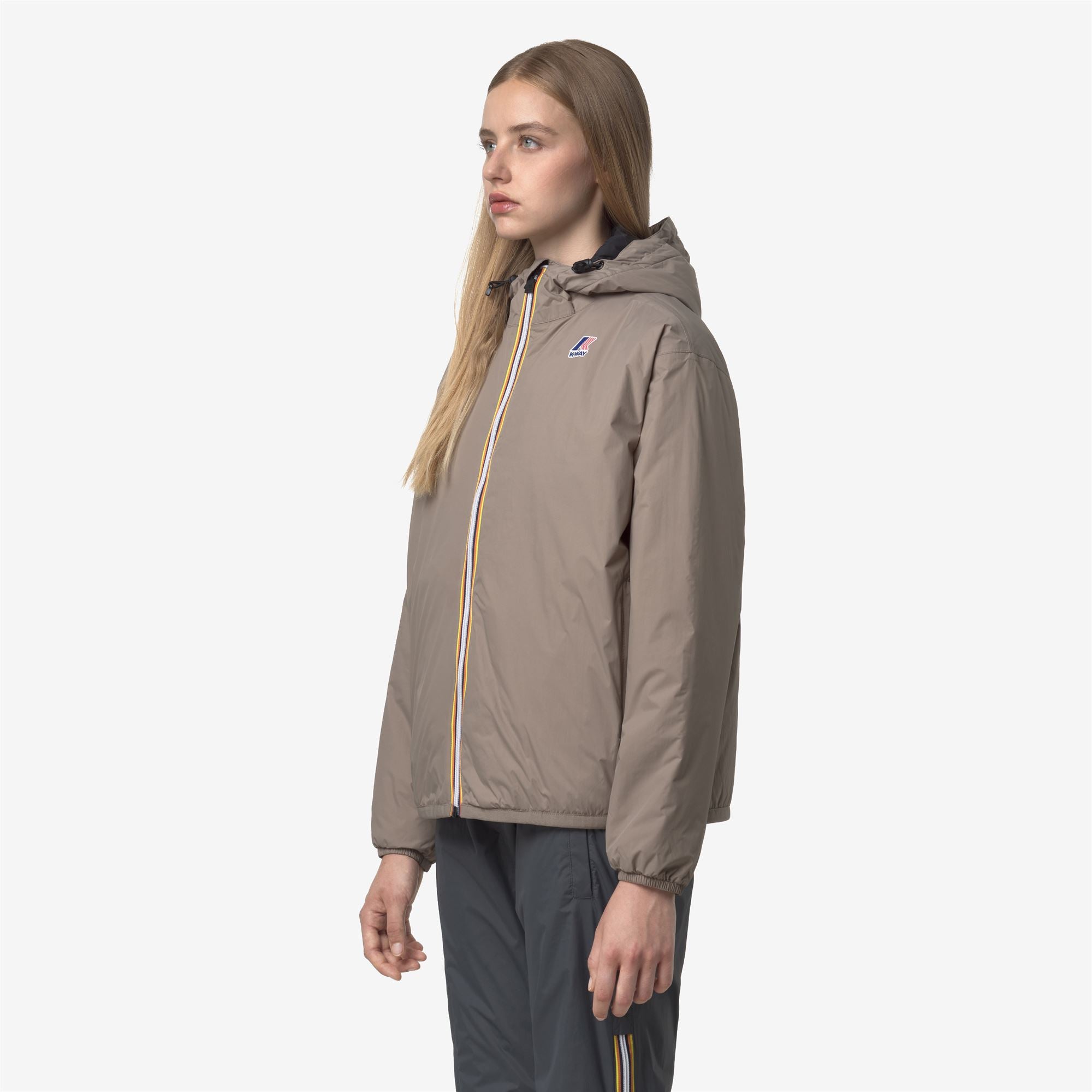 Jackets_UNISEX_LE VRAI 4.0 CLAUDE WARM EAST_Mid_Beige Taupe - Commercial 5