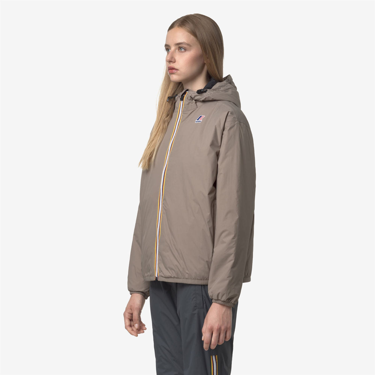 Jackets_UNISEX_LE VRAI 4.0 CLAUDE WARM EAST_Mid_Beige Taupe - Commercial 5