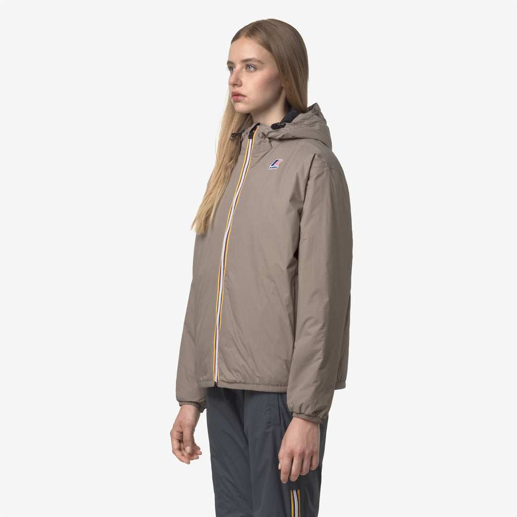 Jackets_UNISEX_LE VRAI 4.0 CLAUDE WARM EAST_Mid_Beige Taupe - Commercial 5