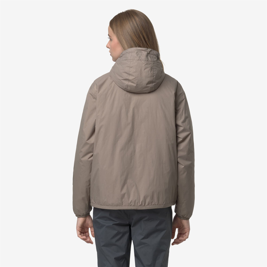 Jackets_UNISEX_LE VRAI 4.0 CLAUDE WARM EAST_Mid_Beige Taupe - Commercial 6