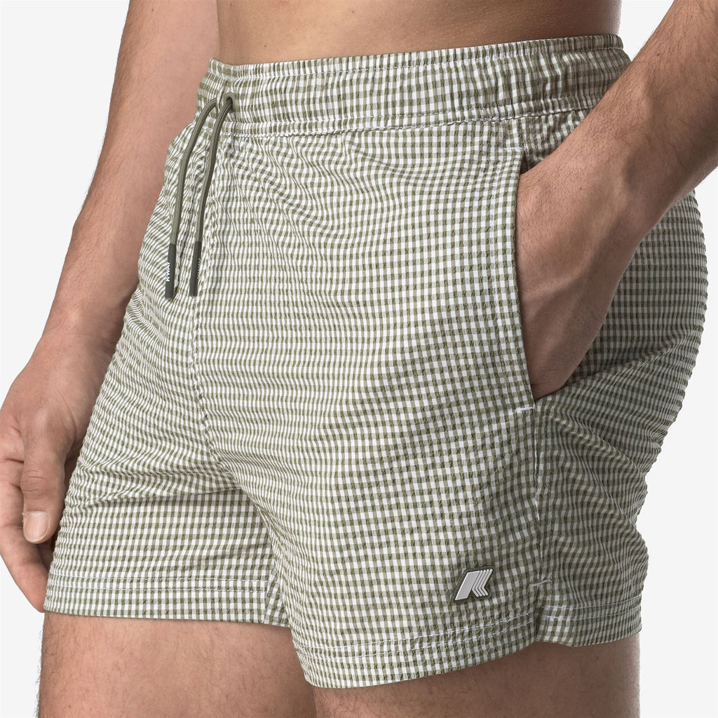 Bathing Suits_MAN_HAZEL CHECK BEACH_Swimming Trunks_White - Green Lichen - Commercial 7