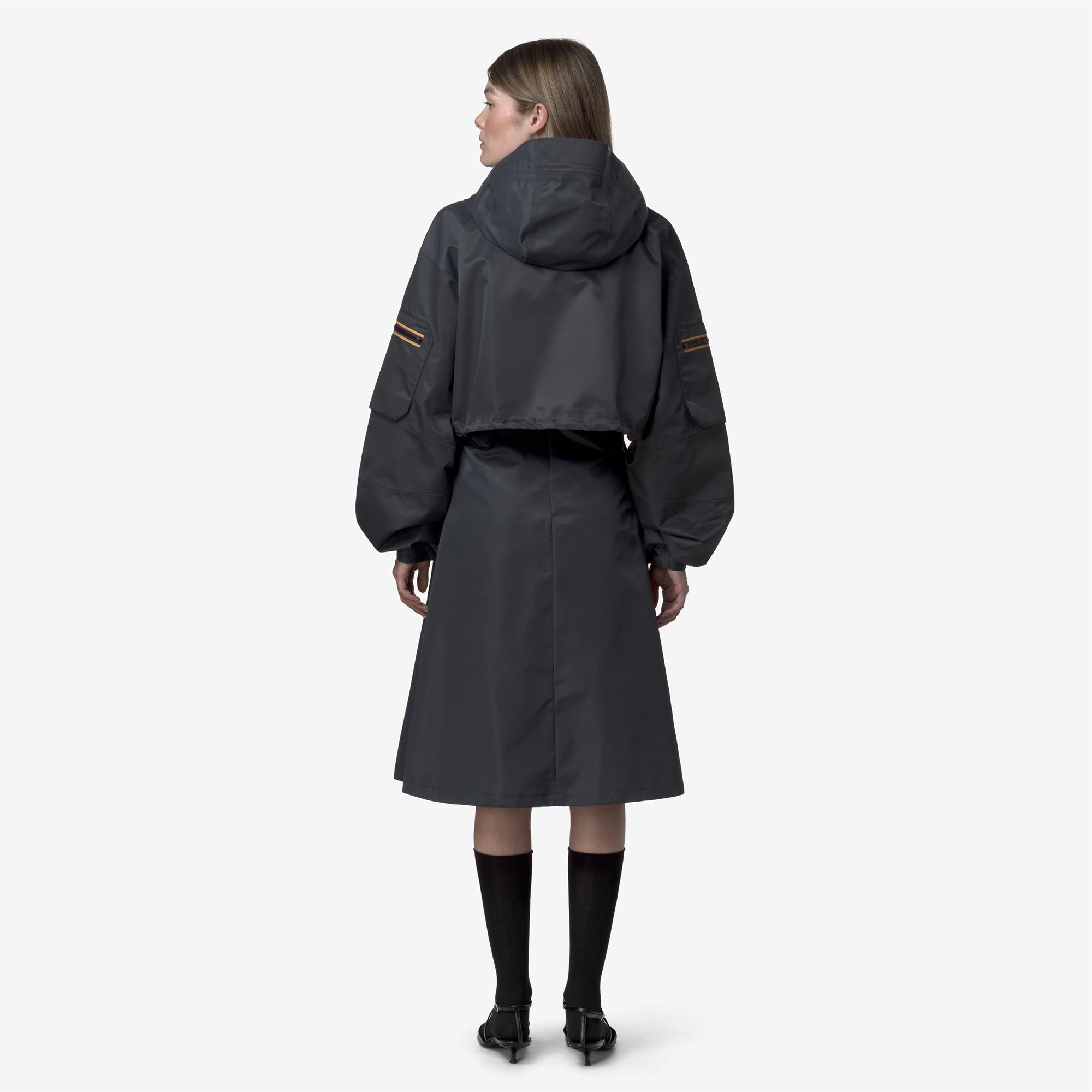 Jackets_WOMAN_JAXIE TECH SHINY TWILL_Short_Blue Night - Commercial 6