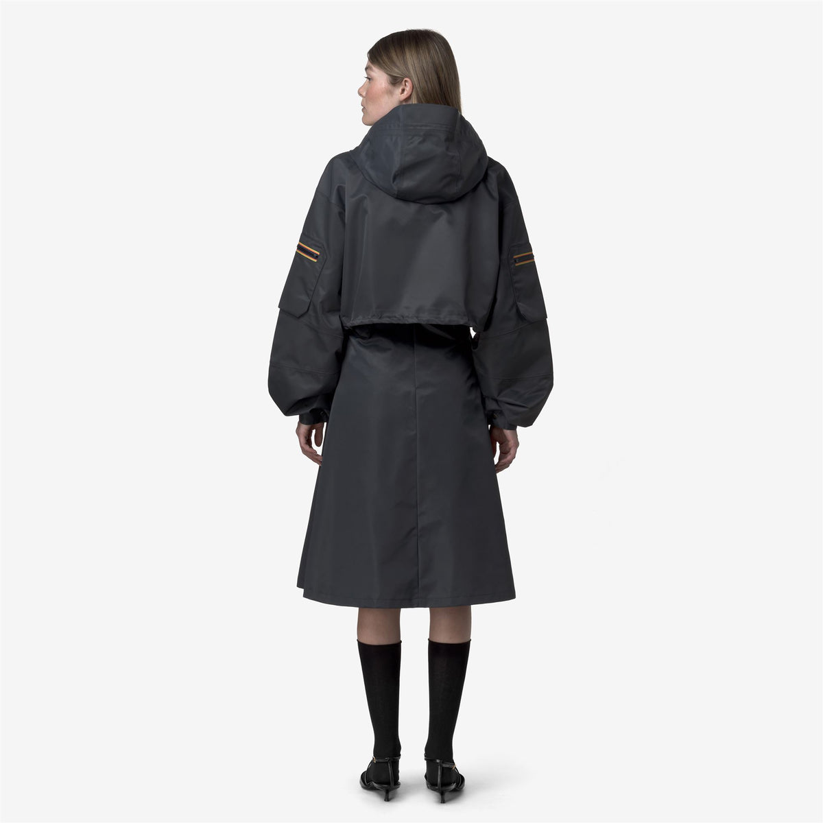 Jackets_WOMAN_JAXIE TECH SHINY TWILL_Short_Blue Night - Commercial 6