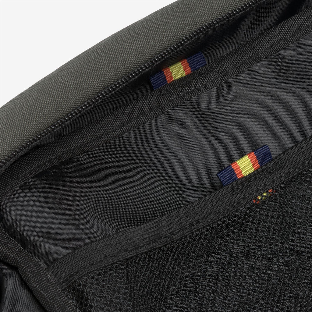 Small Accessories_MAN_TRAVIS_Beauty Case_GREEN BLACKISH - Commercial 3