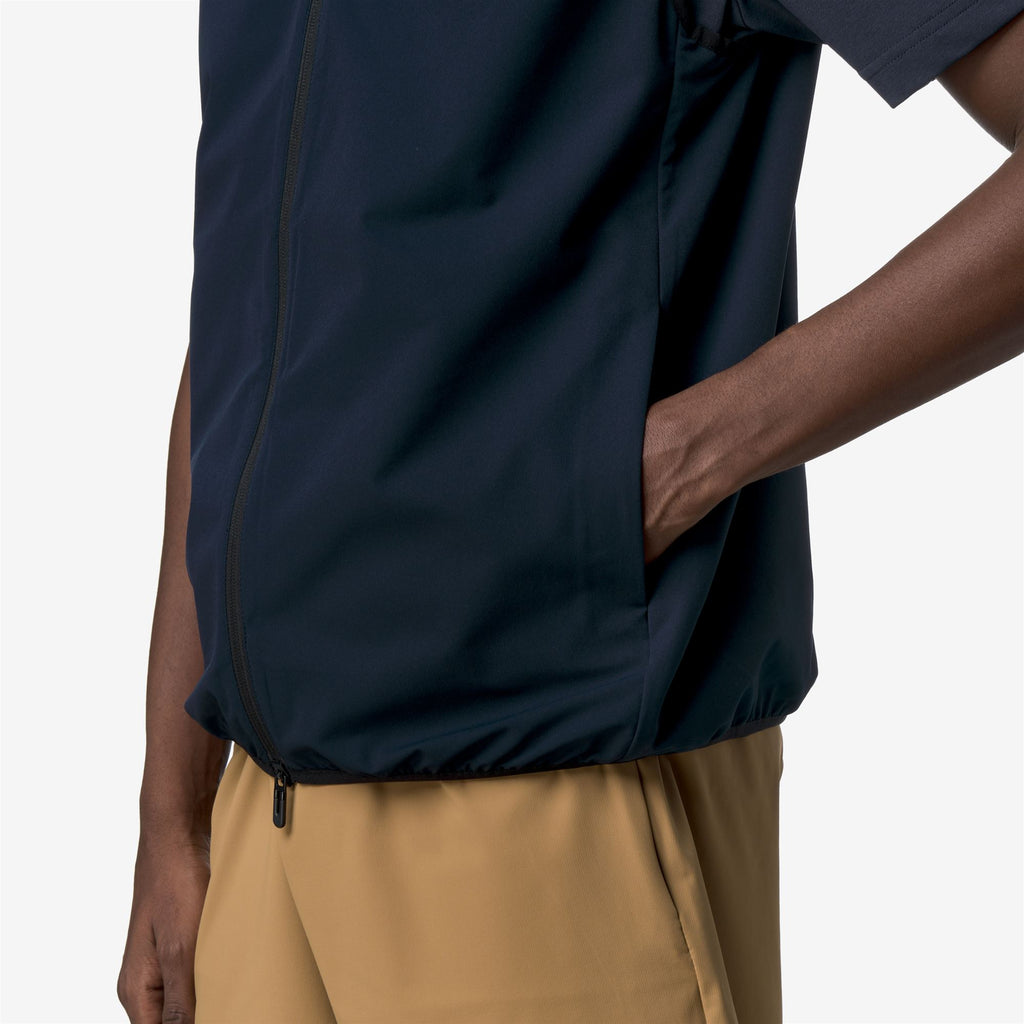 Fleece_Unisex_FLANER TRAVEL_Vest_Blue Depth - Commercial 7