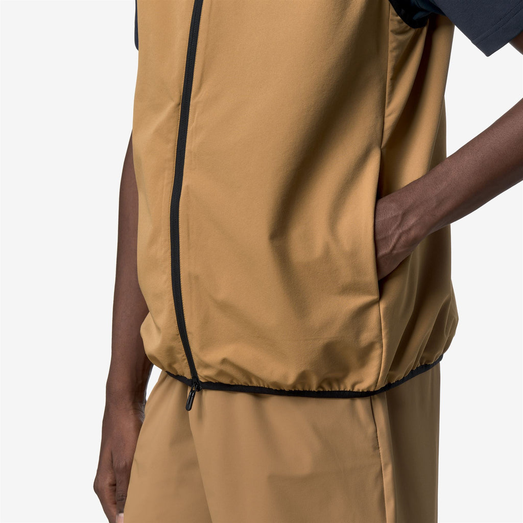 Fleece_Unisex_FLANER TRAVEL_Vest_Brown Bistre - Commercial 7