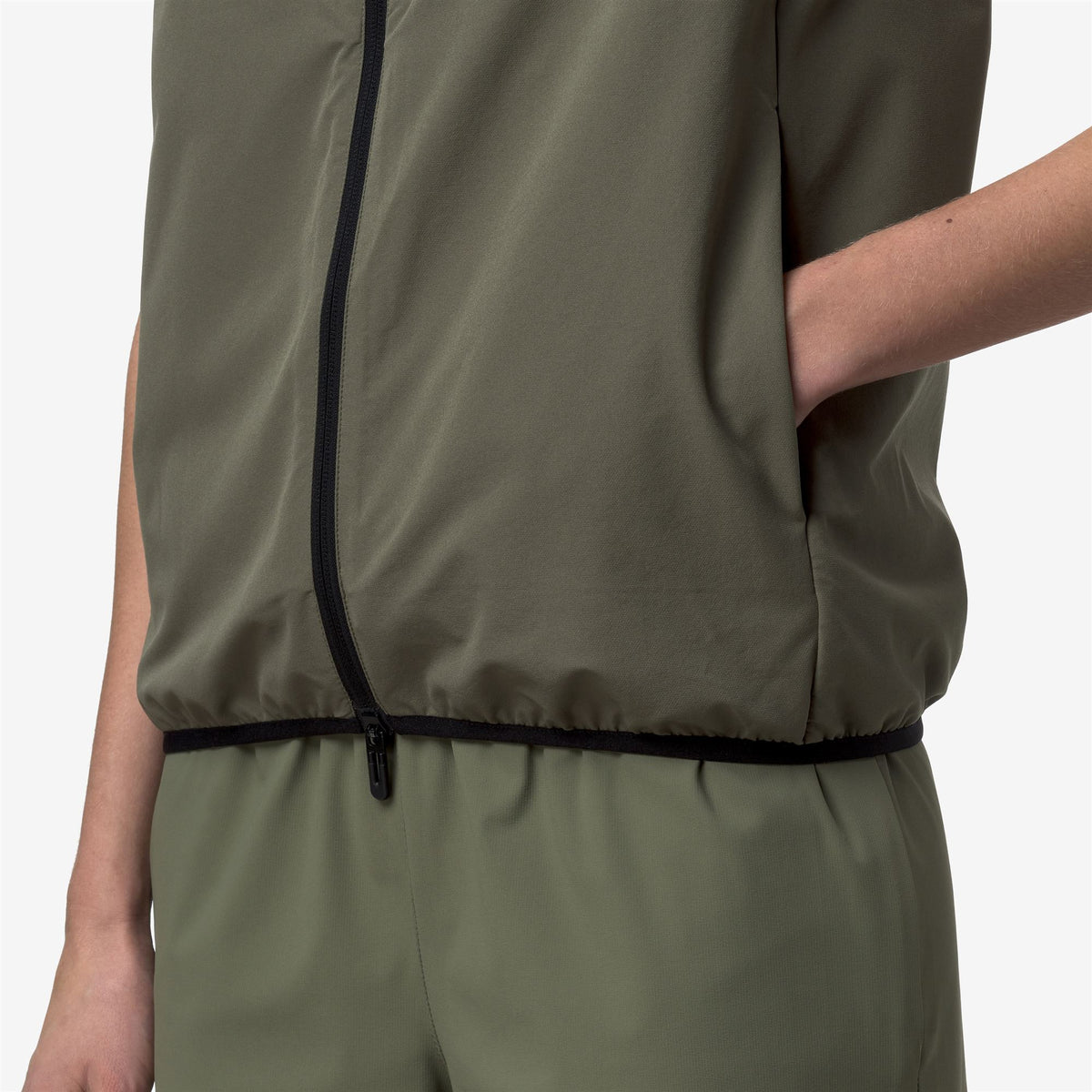 Fleece_Unisex_FLANER TRAVEL_Vest_Green Lichen - Commercial 7