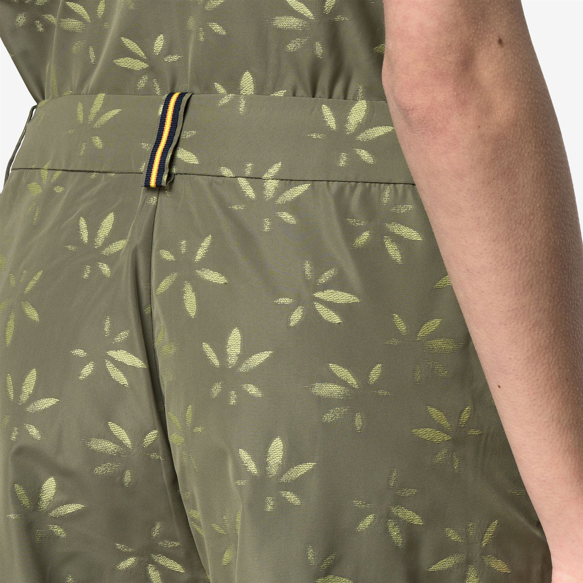 Shorts_Woman_LAROSE EMBY JACQUARD_Sport Shorts_GREEN - LIME JACQUARD - Green Lichen - Green Dk Lime - Commercial 7