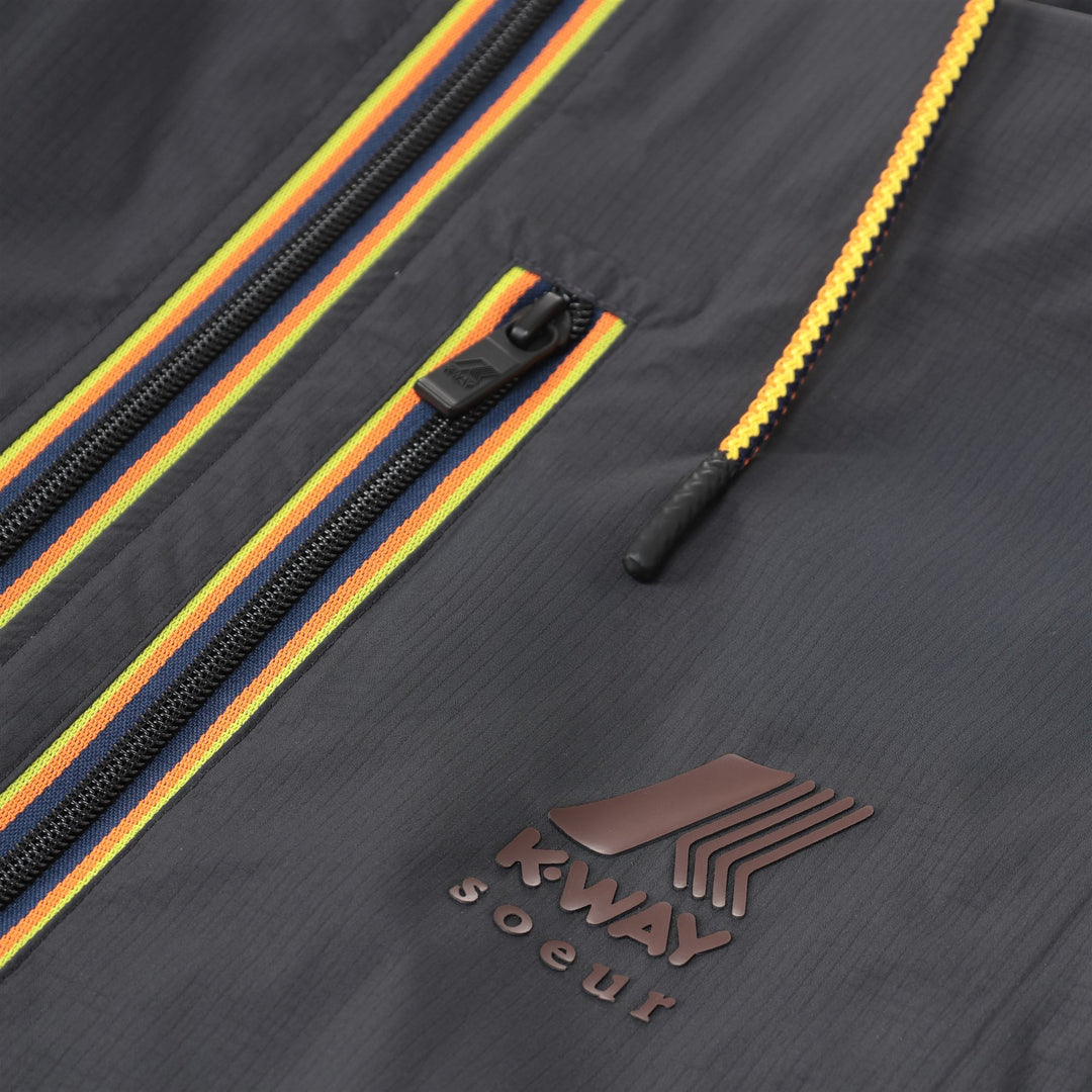 Gabardina larga unisex negra de nailon reciclado con capucha main