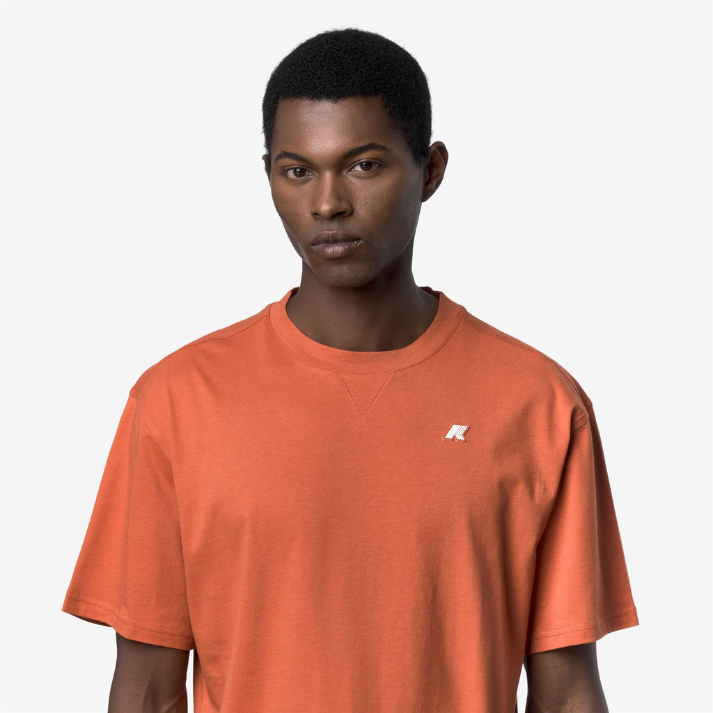 T-Shirts & Top_Man_SOLO JERSEY TRIANGLE_T-Shirt_Orange Brownish - Commercial 7
