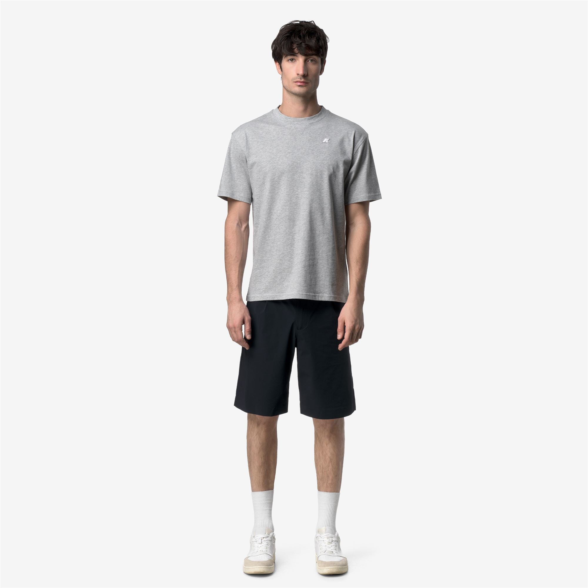 T-Shirts & Top_Man_SOLO JERSEY TRIANGLE_T-Shirt_GREY MID MEL - Commercial 4