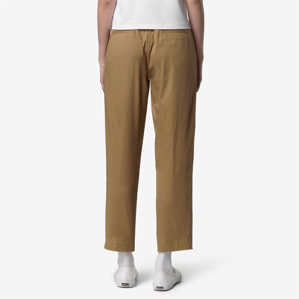 Pants_Woman_EYRE TWILL TECH GOLF_Chino_Brown Bistre - Commercial 6