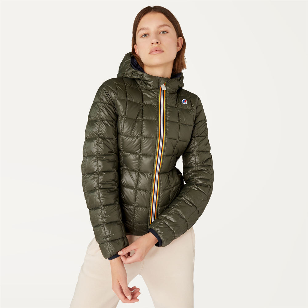 Chaqueta corta reversible de mujer acolchada azul y negra 02